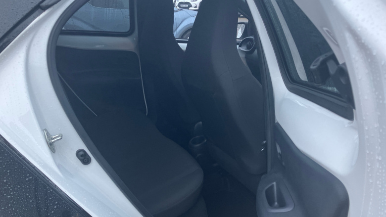 Toyota Aygo X 1.0 VVT-i Edge 5dr Petrol Hatchback